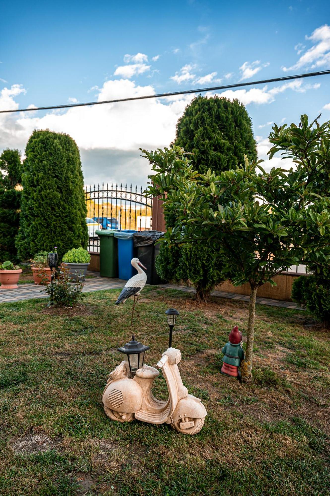 Pensiunea Teo Caransebeş Esterno foto